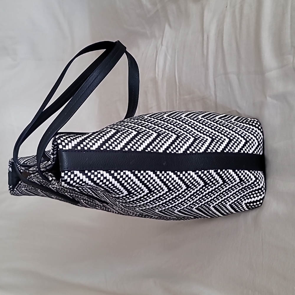 Michael Kors Dark Blue & White Chevron Large Woven Leather Tote Bag Purse NWT - Picture 5 of 10